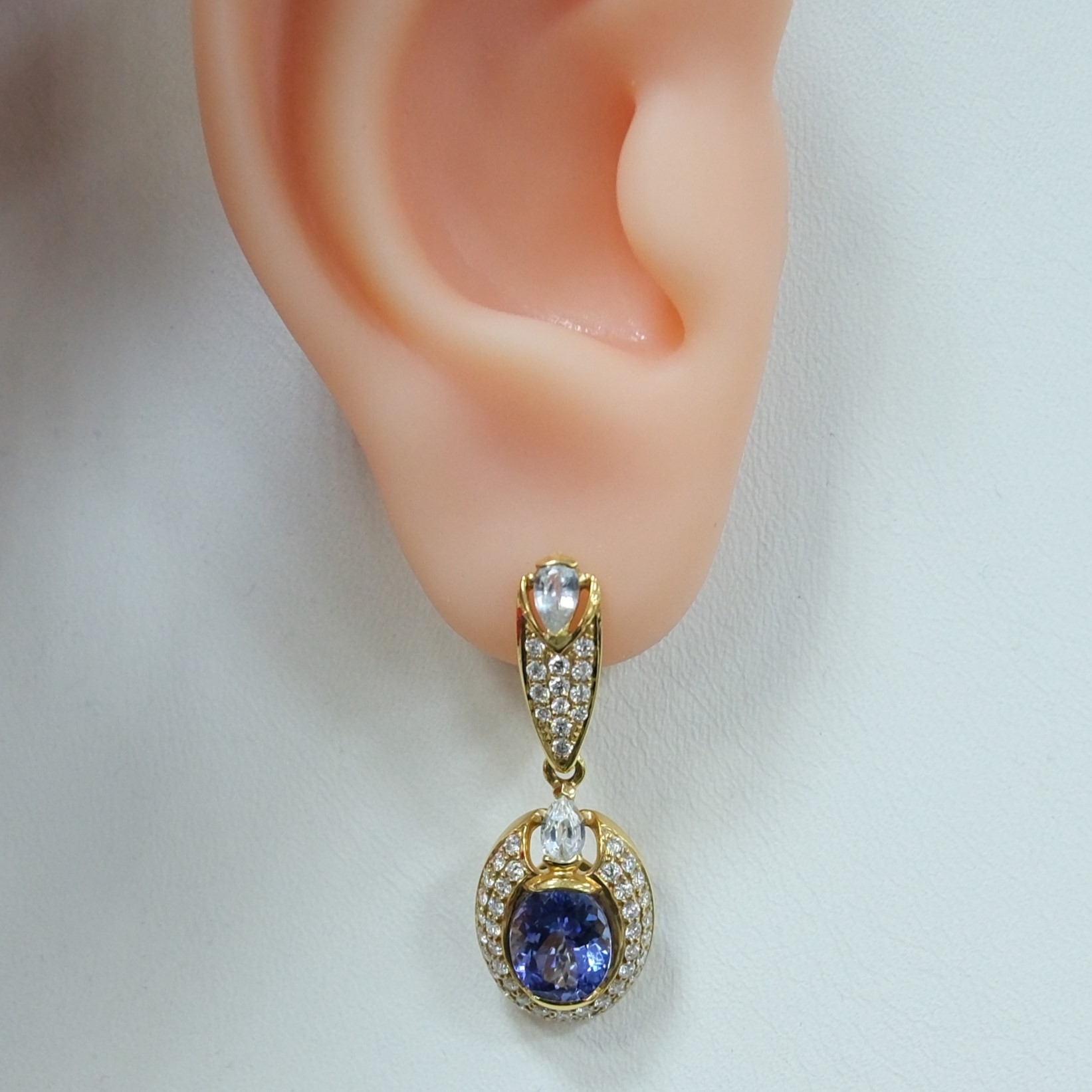 Серьги из желтого золота с танзанитами